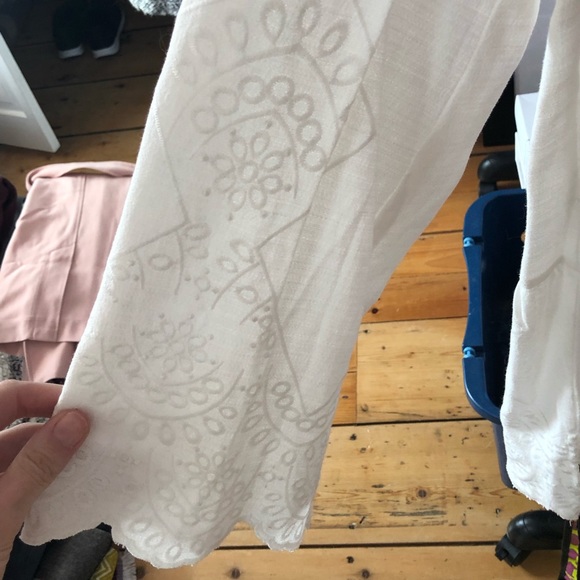 Nightwalker white lace embroidered dress - Picture 3 of 5